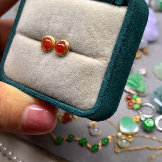 颈饰18K金镶嵌翡翠