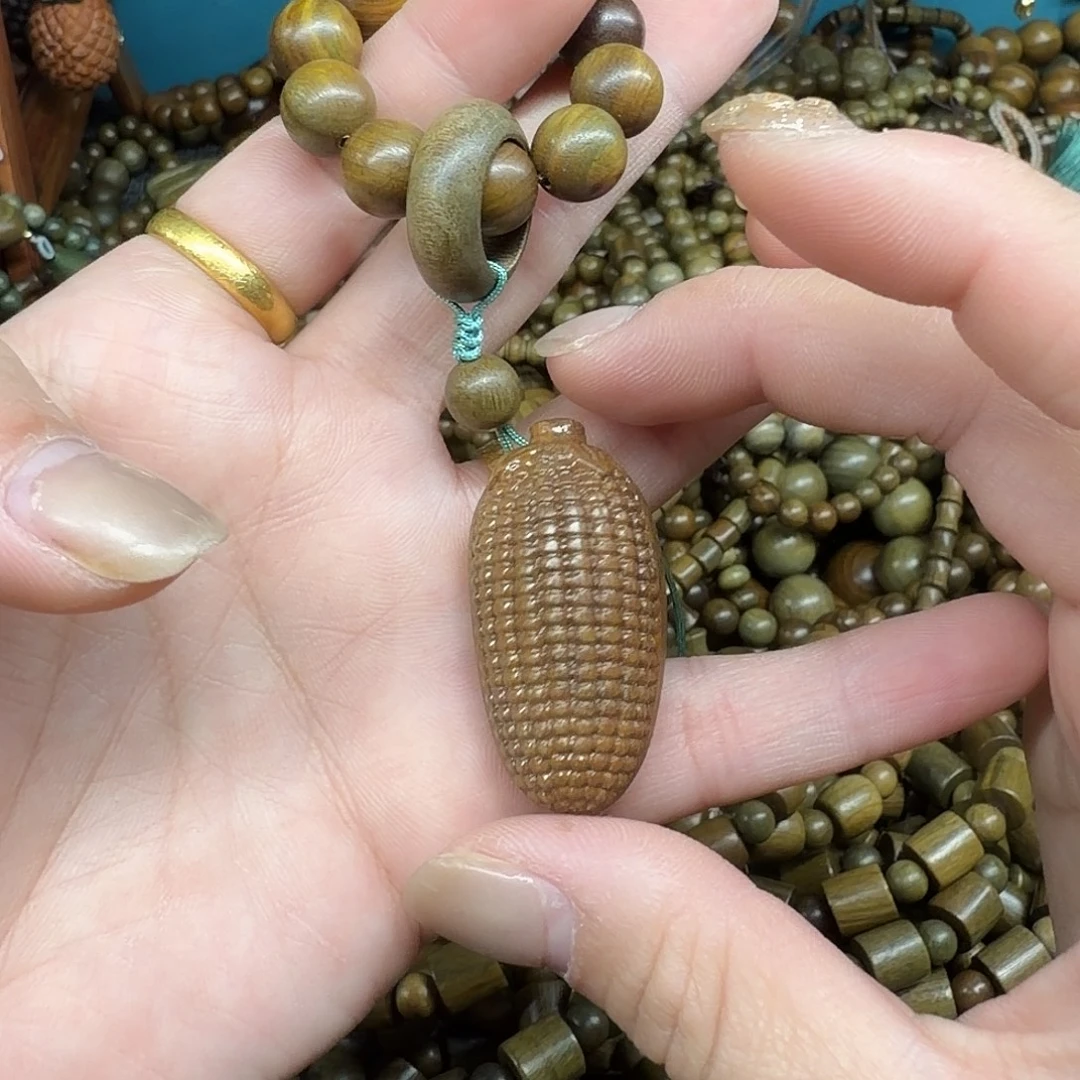 维腊木（绿檀）无事牌