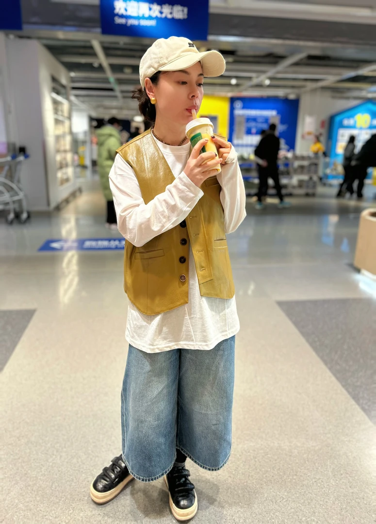 v领宽松慵懒风皮马甲无袖背心洋气休闲女装外搭叠穿女衣服