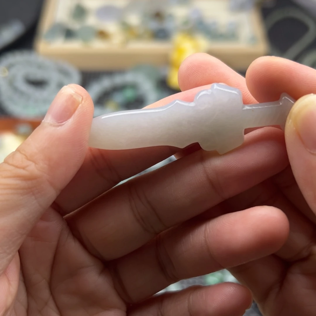 未镶嵌挂件翡翠剑