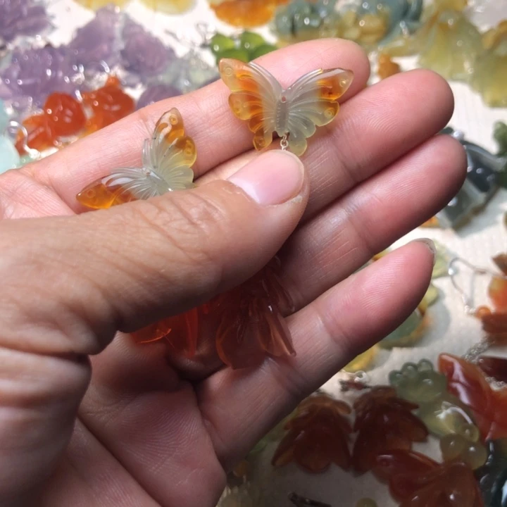 *****蛇纹石玉未镶嵌耳坠