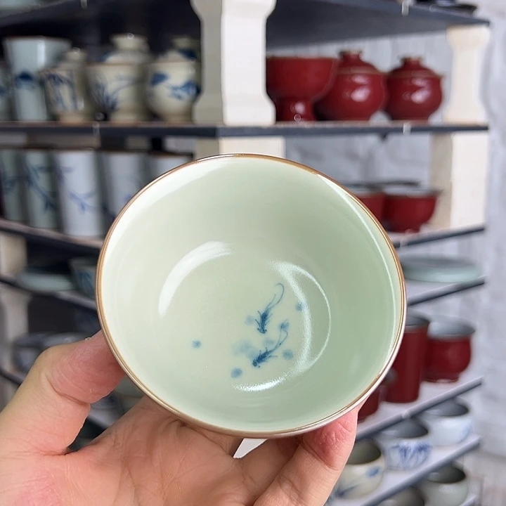 悠***得玉石青不开片兰花鸡缸杯
