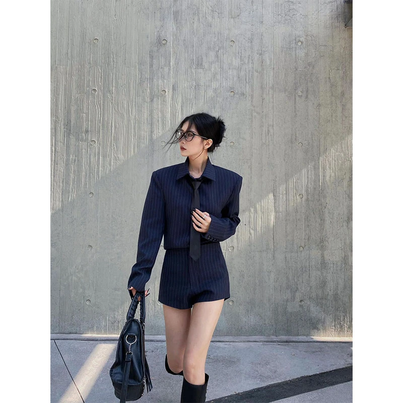 纯欲辣妹风少女藏蓝色条纹长袖衬衫显瘦西装短裤套装女秋季两件套
