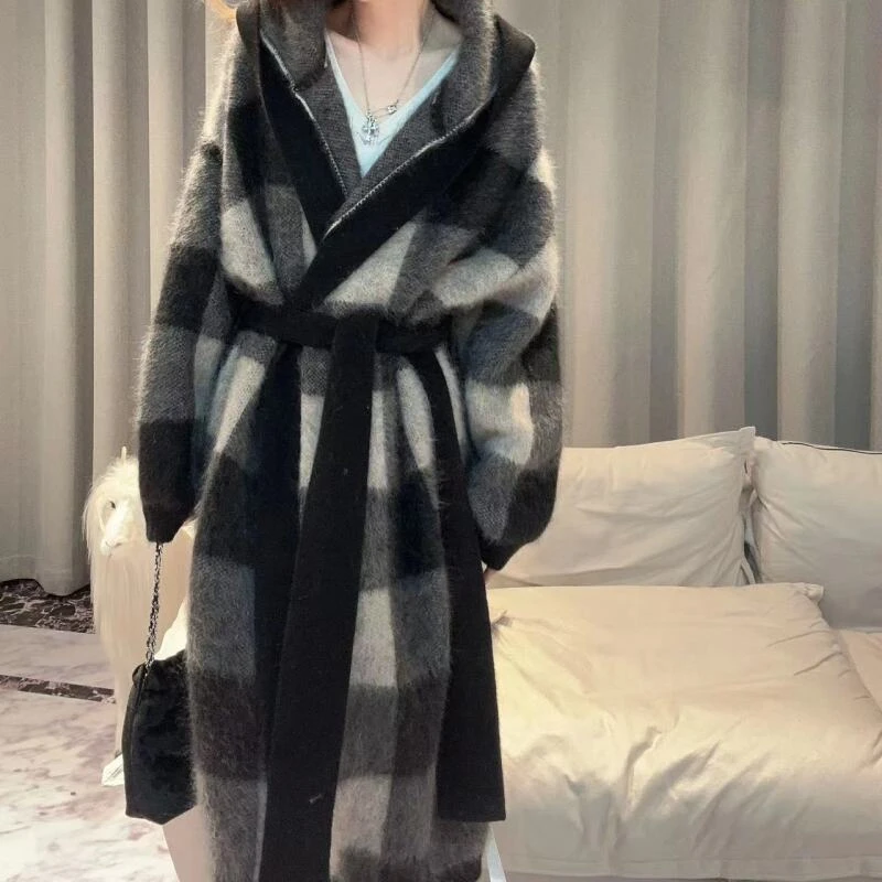 【100山羊绒拉绒工艺】231897-气质名媛风格子拼色针织连帽羊绒大衣