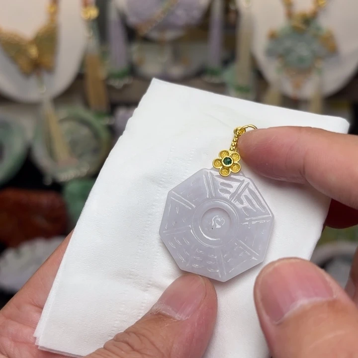 翡翠未镶嵌颈饰吊坠