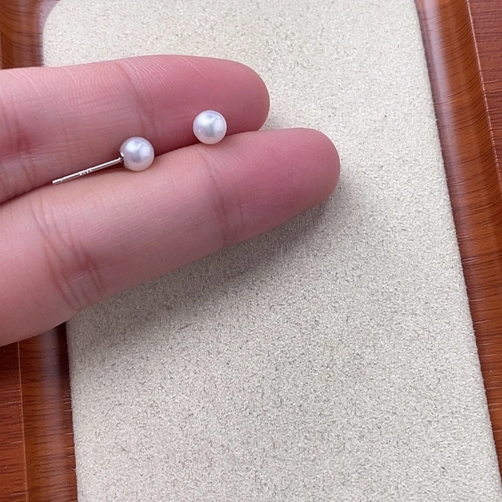 颈饰银S925镶嵌淡水珍珠