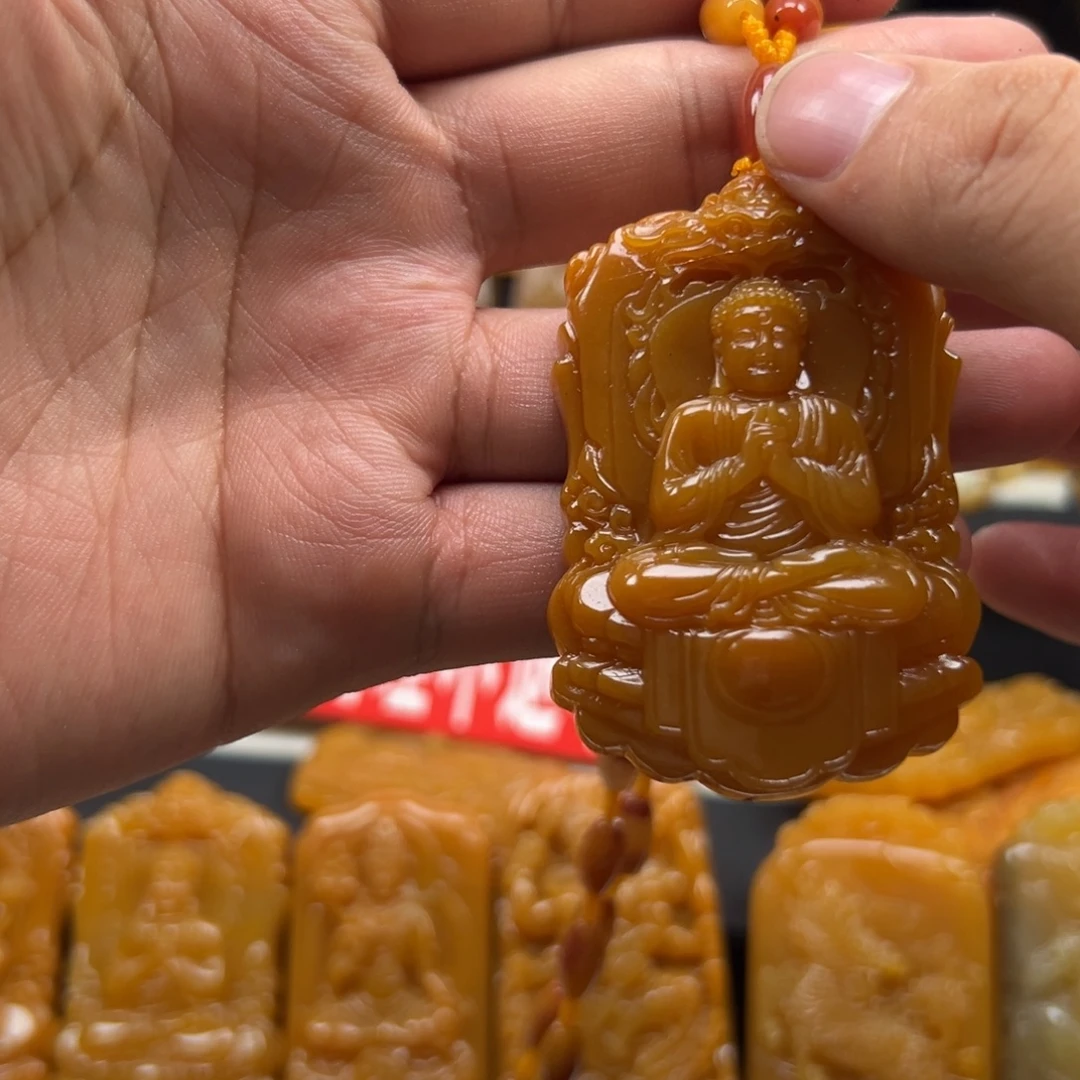 奥***长未镶嵌石英质玉（黄龙玉）黄龙玉