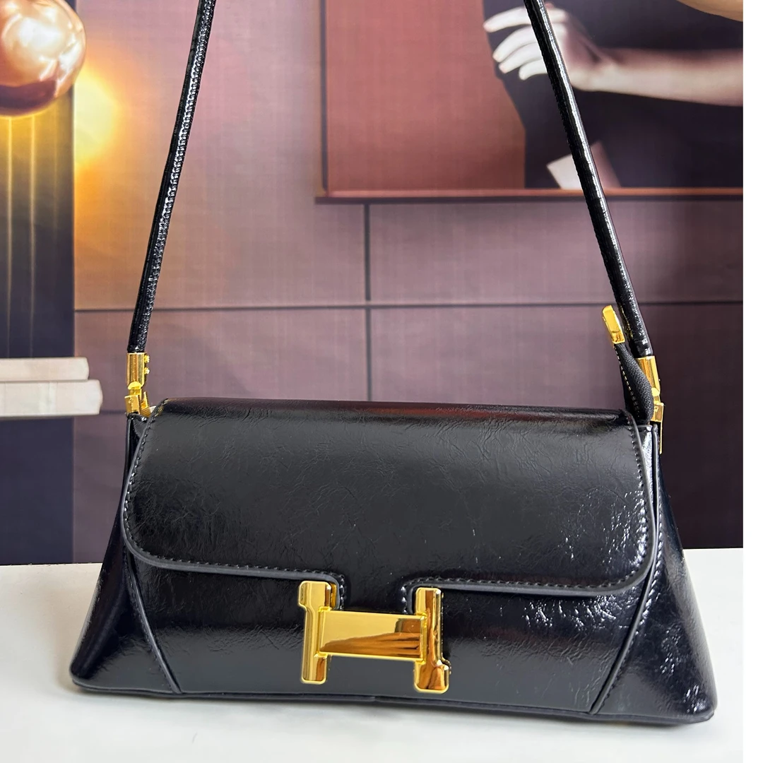 2025新款小众轻奢复古腋下女士法棍包，时尚女士包休闲秋冬百搭