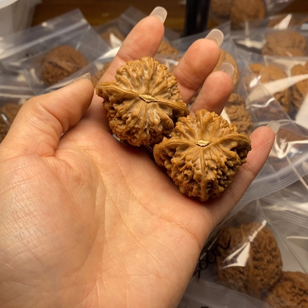 猴头核桃吊坠满天星45