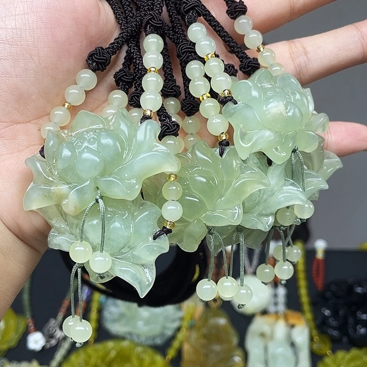 未镶嵌蛇纹石玉颈饰