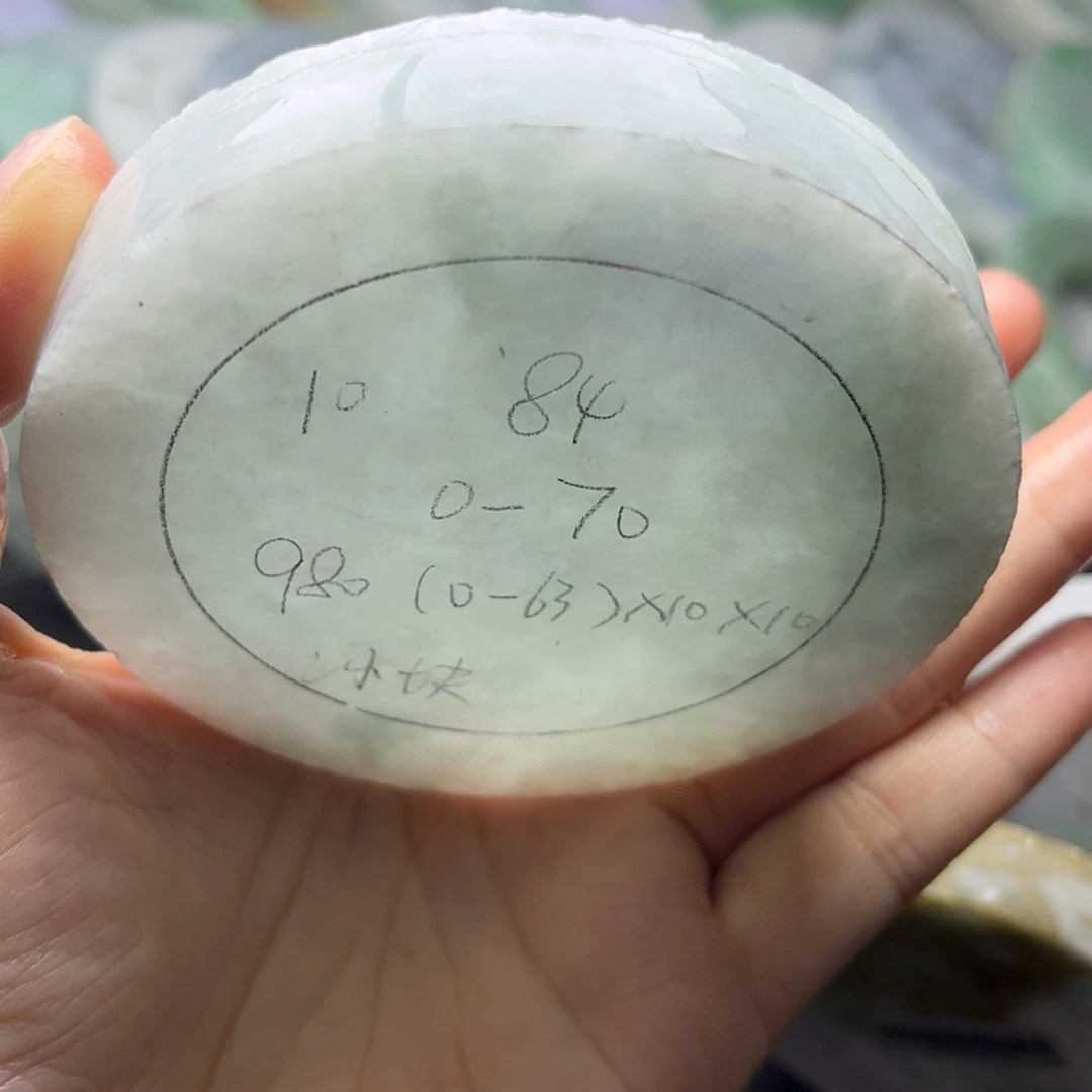 定制翡翠未镶嵌翡翠手镯