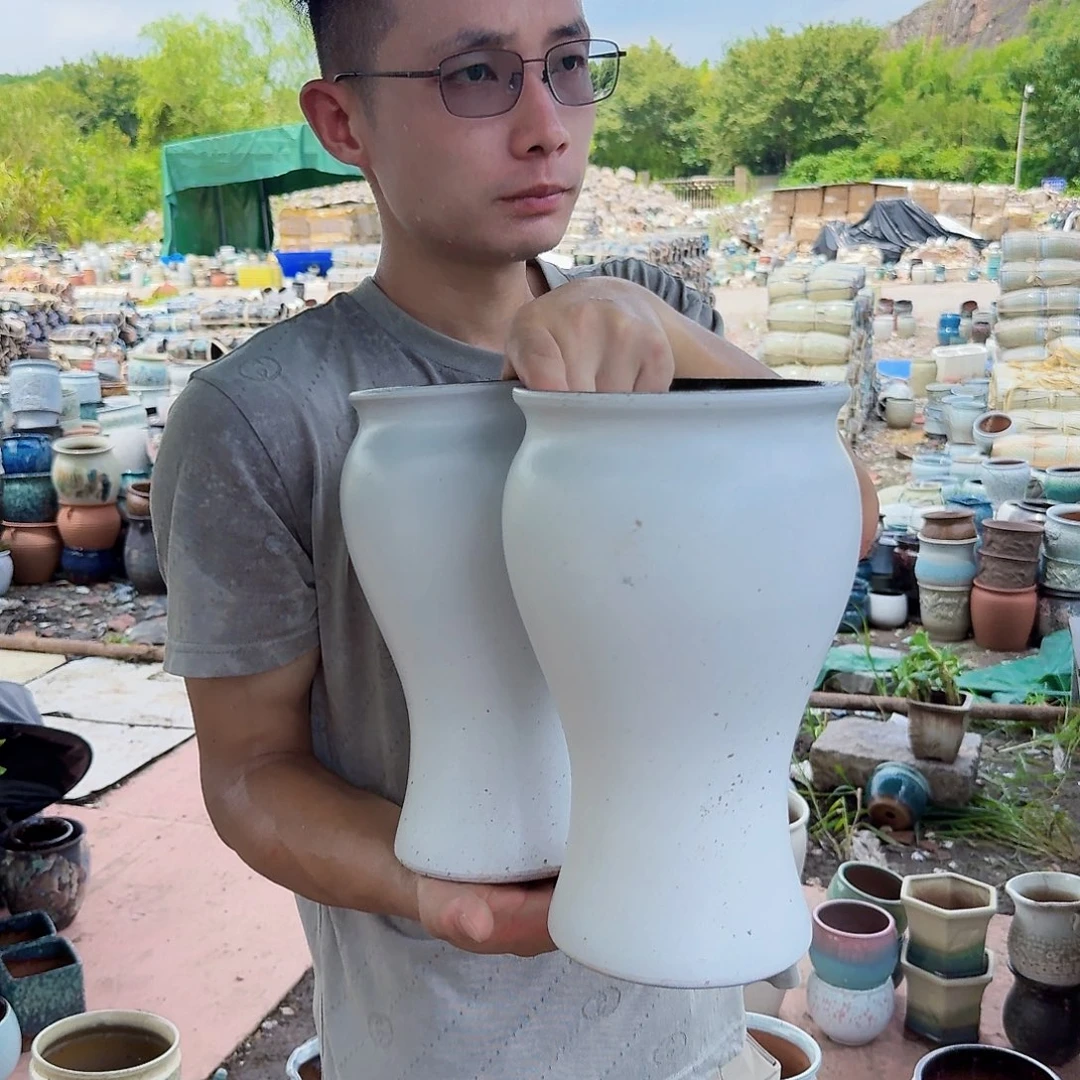 紫砂花盆口15高26（两个美人鱼白啊