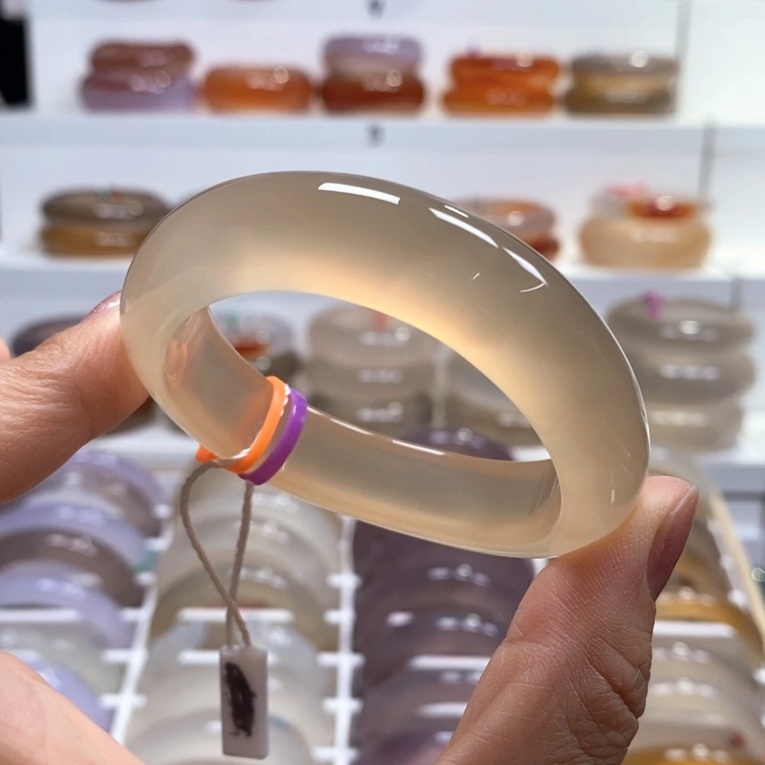 手镯玛瑙/玉髓未镶嵌