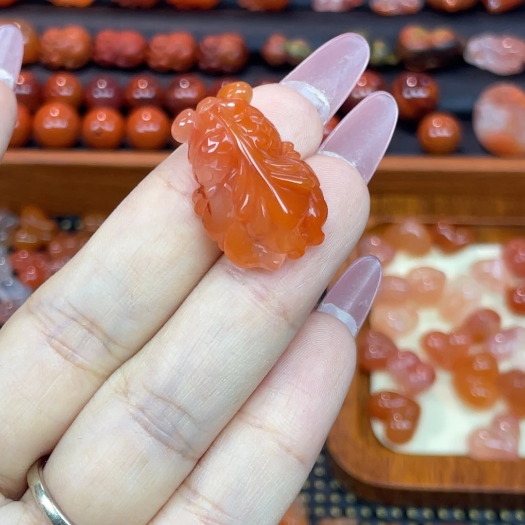 南红玛瑙未镶嵌配饰金鱼2