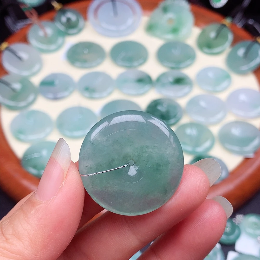 翡翠颈饰未镶嵌吊坠