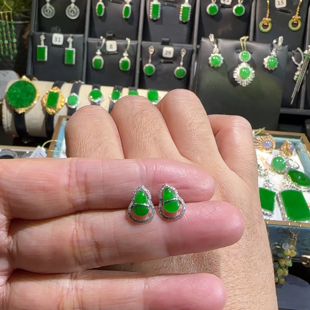 翡翠18K金镶嵌颈饰耳钉