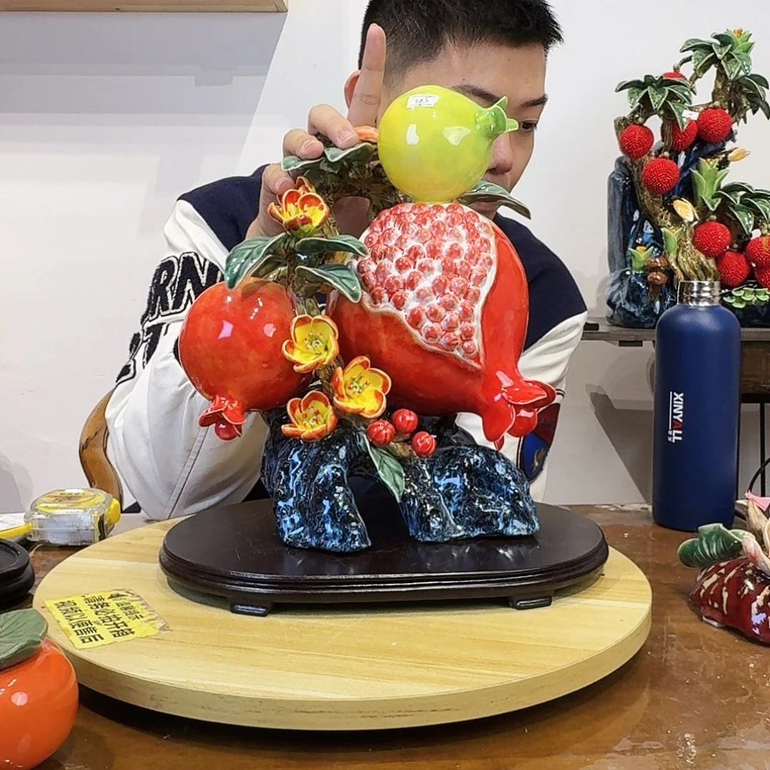 陶瓷三石榴摆件大