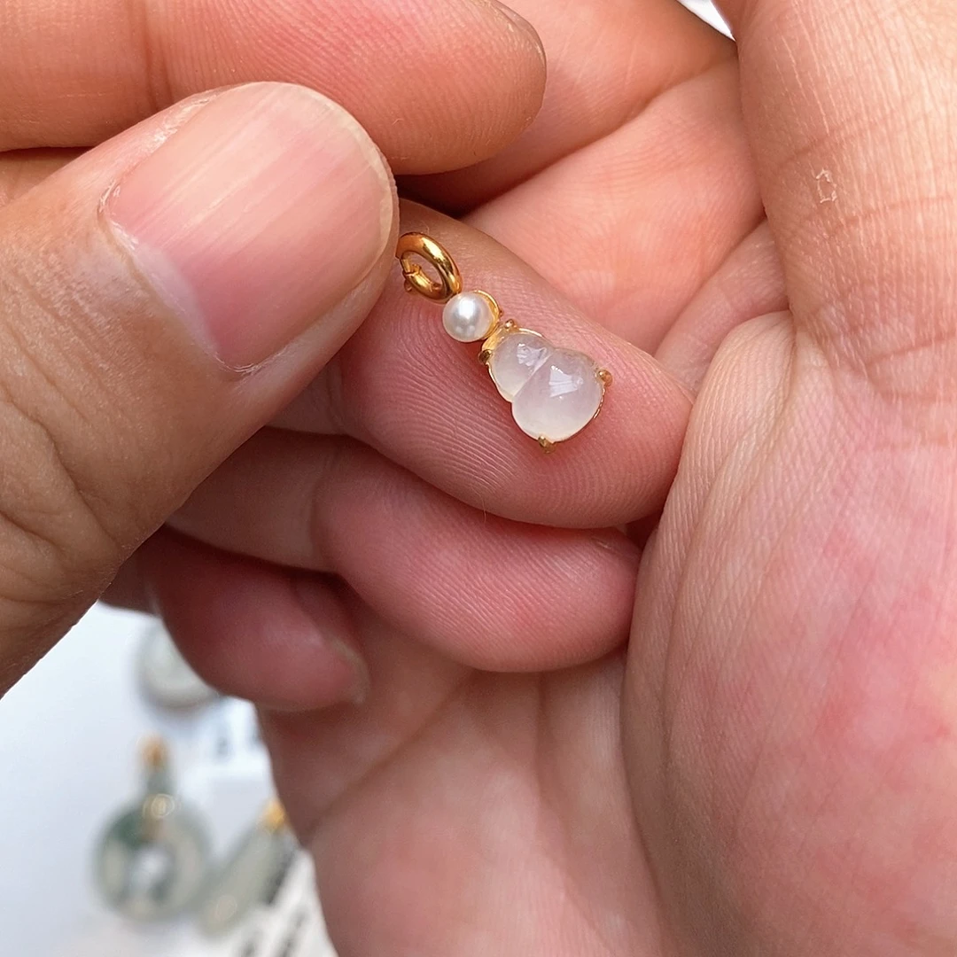 翡翠银S925镶嵌颈饰葫芦