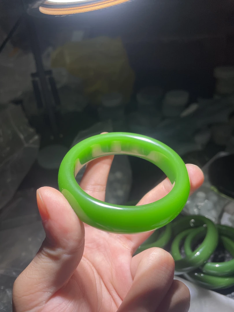 天然绿手镯