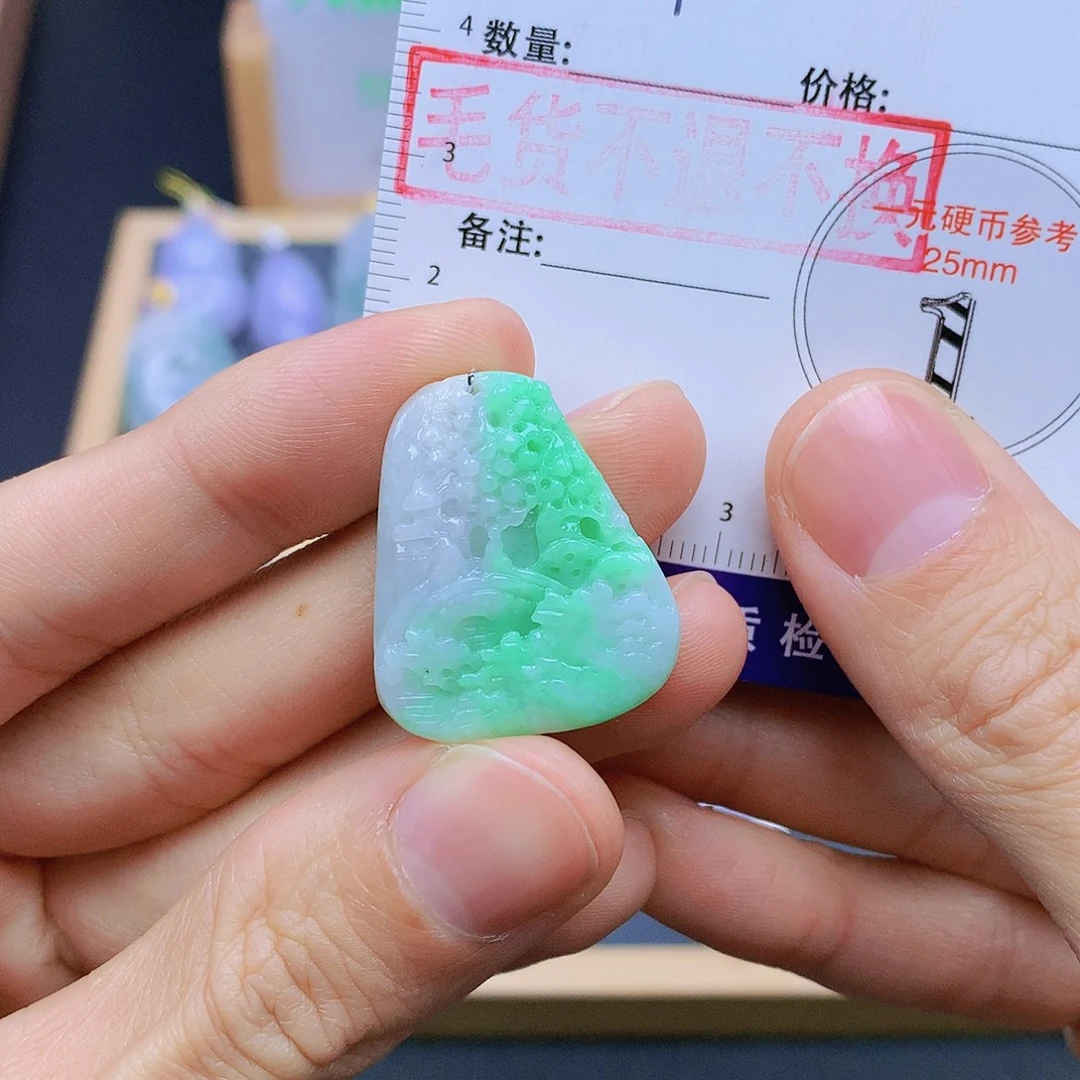 翡翠未镶嵌颈饰翡翠