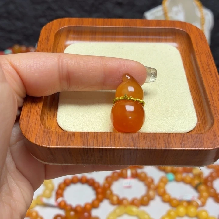 n***暖蜜蜡未镶嵌裸石戒指定制