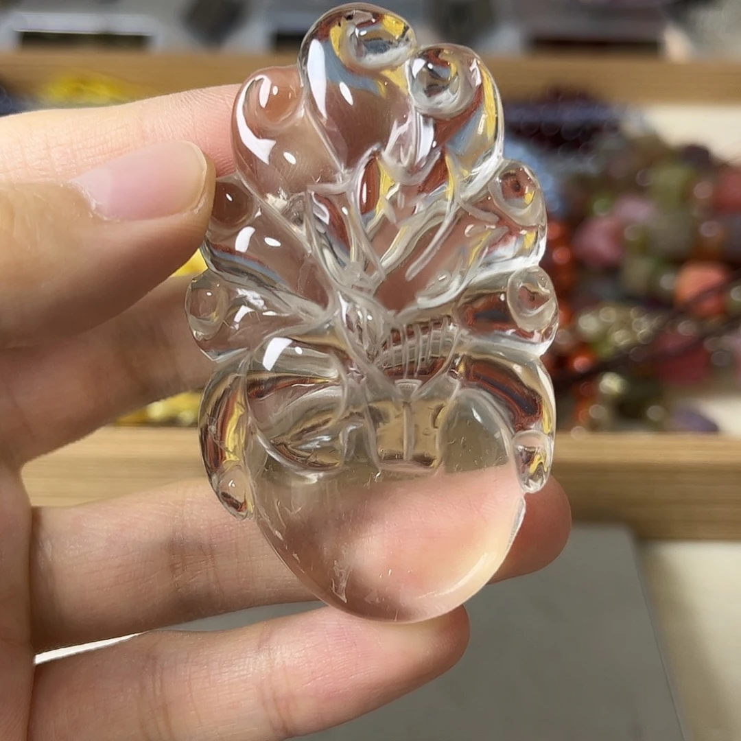 颈饰水晶未镶嵌矿坑