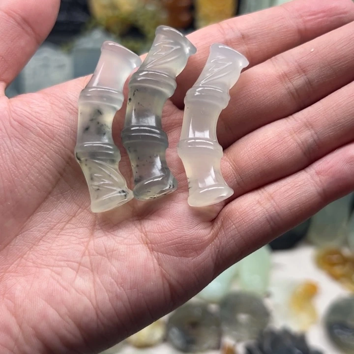 合金蛇纹石玉颈饰