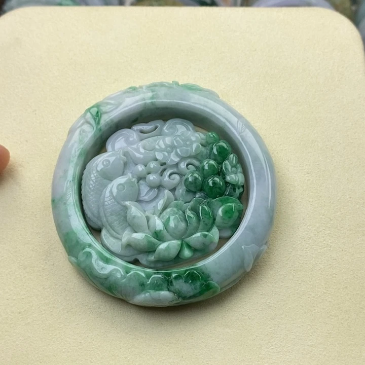 翡翠未镶嵌手镯54圈荷叶鱼