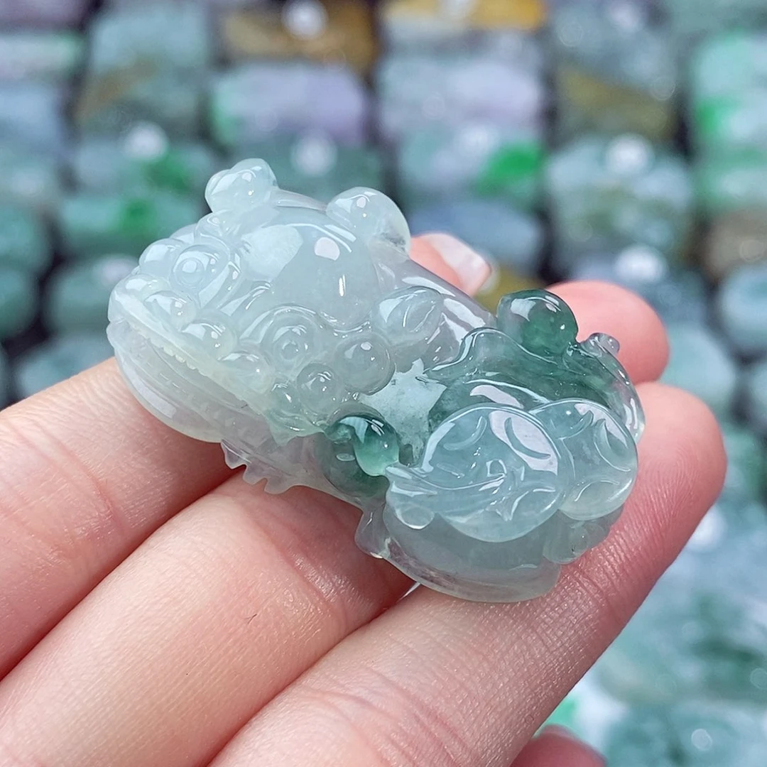 颈饰未镶嵌翡翠天然