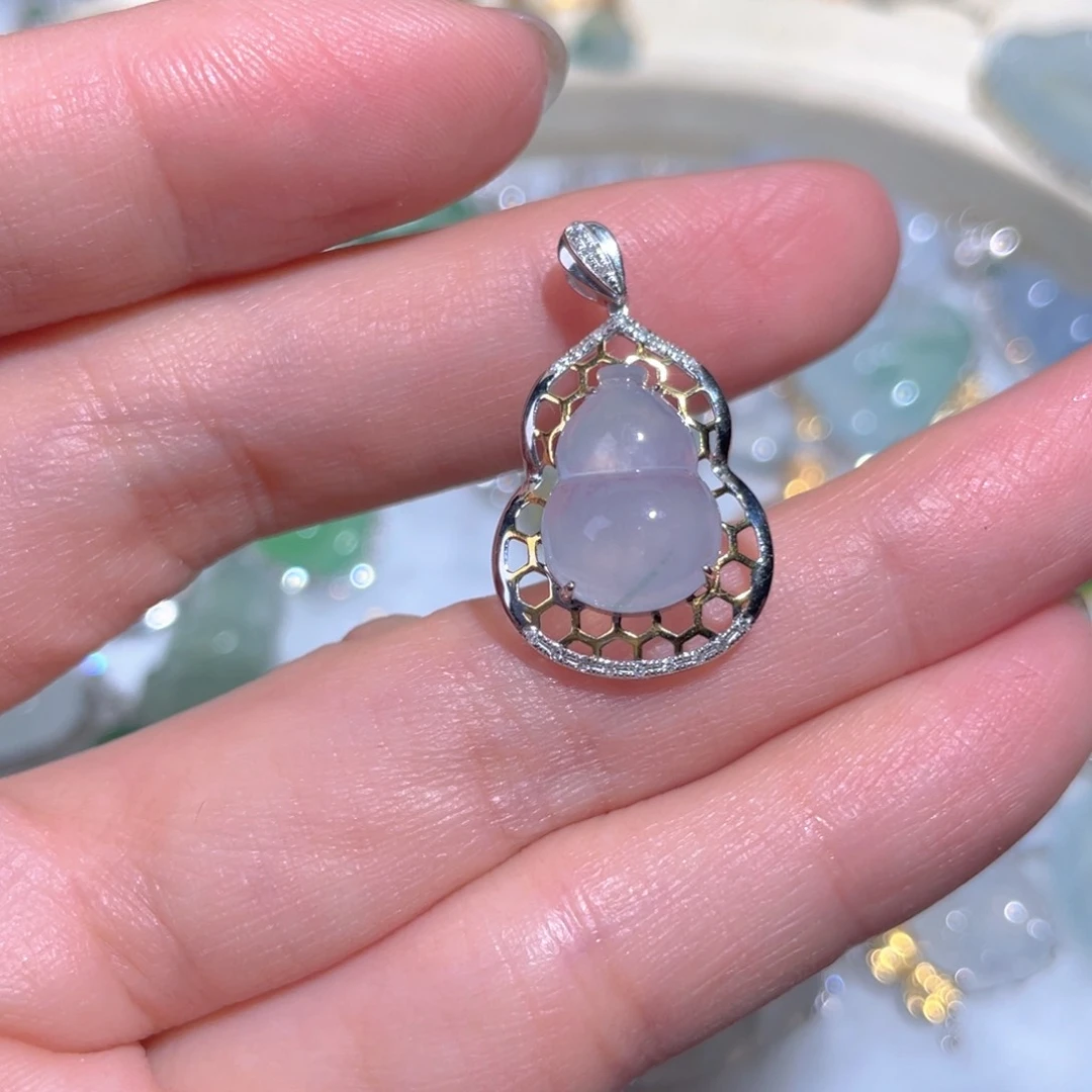 翡翠颈饰18K金镶嵌翡翠