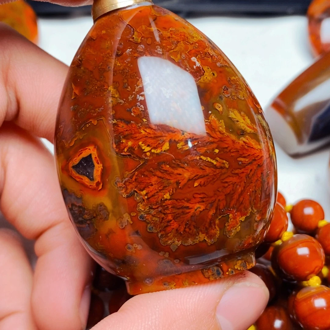 冒***鼎玛瑙/玉髓未镶嵌颈饰