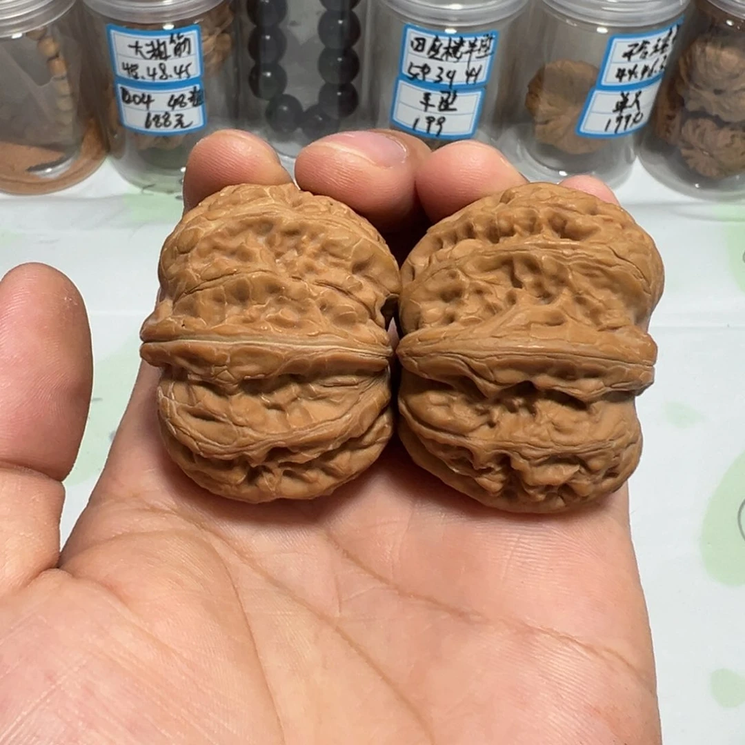 4号文玩核桃45尺元宝有修