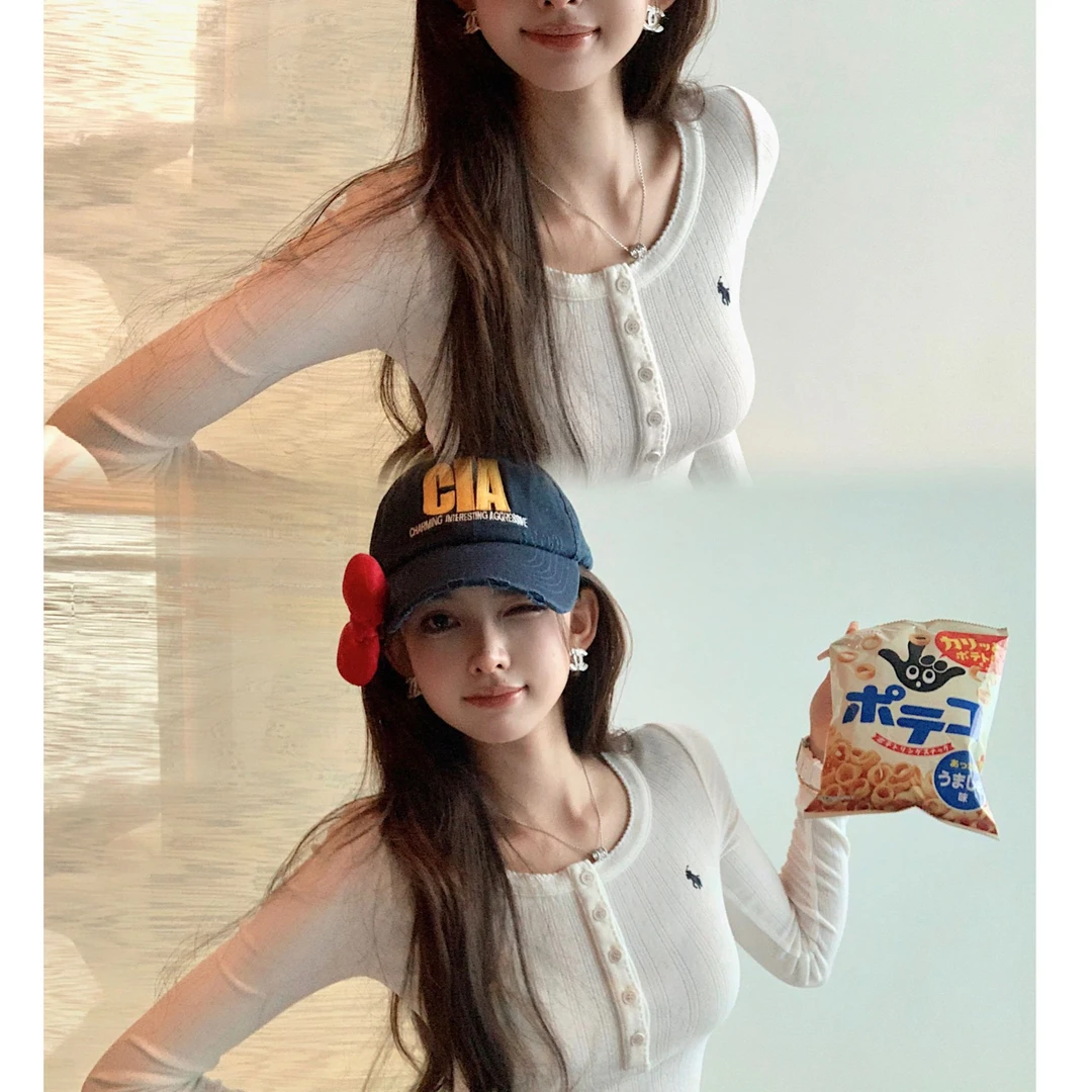 Momoshero【美高拉夫】透一张图一直追我的—提花肌理“刺绣小马”上衣