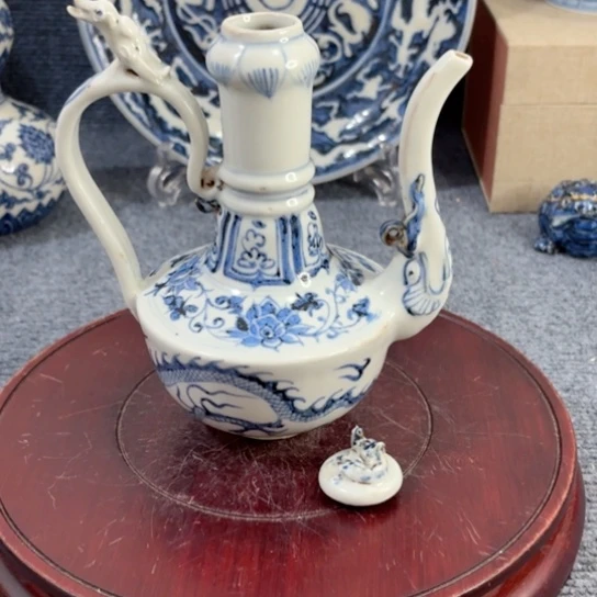 梦***梦壶一个青花缠枝花卉执壶