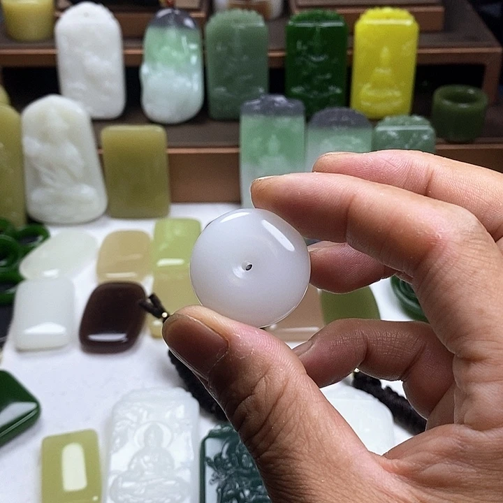 和田玉未镶嵌挂件