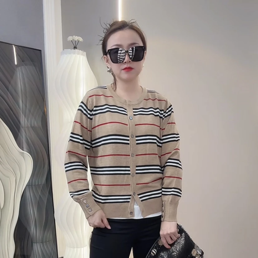 源哥女装店 推荐款 新品时尚福利品圆领针织开衫毛衣