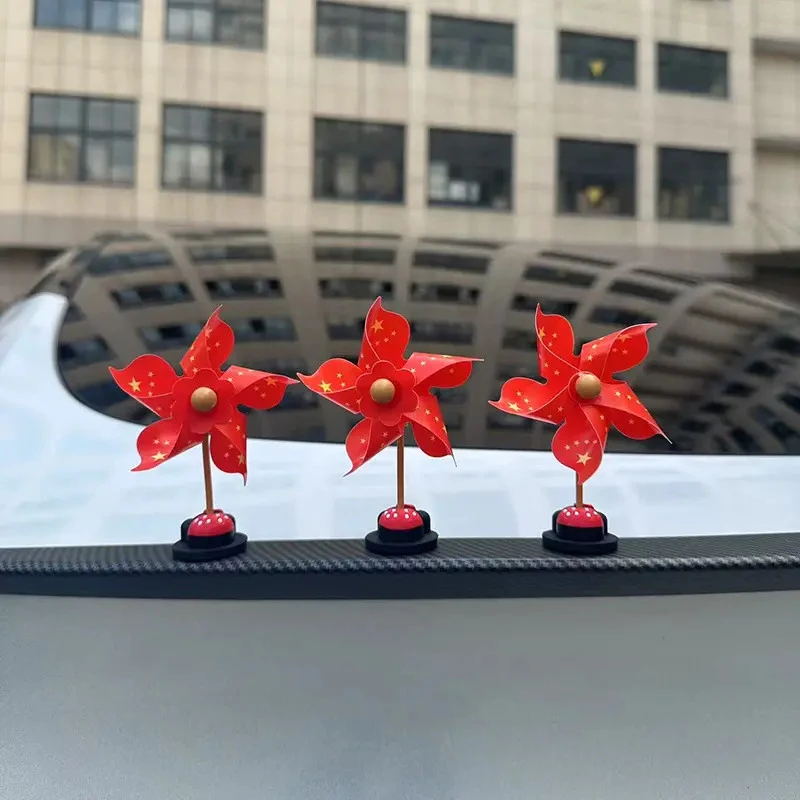 元旦国庆节车载摆件旋转国旗风车热卖爱国红旗摆件汽车中控台装饰