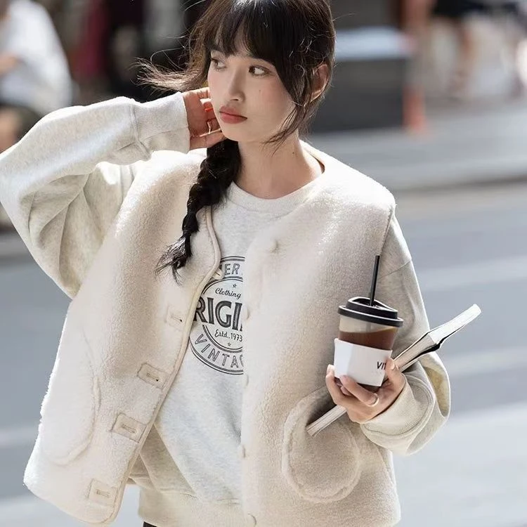 白色马甲背心女2025秋冬季外搭叠穿拼接双口袋外套小个子无袖上衣