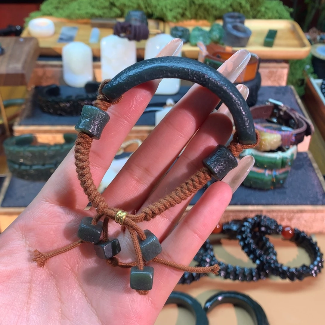 和田玉（糖玉）未镶嵌挂件