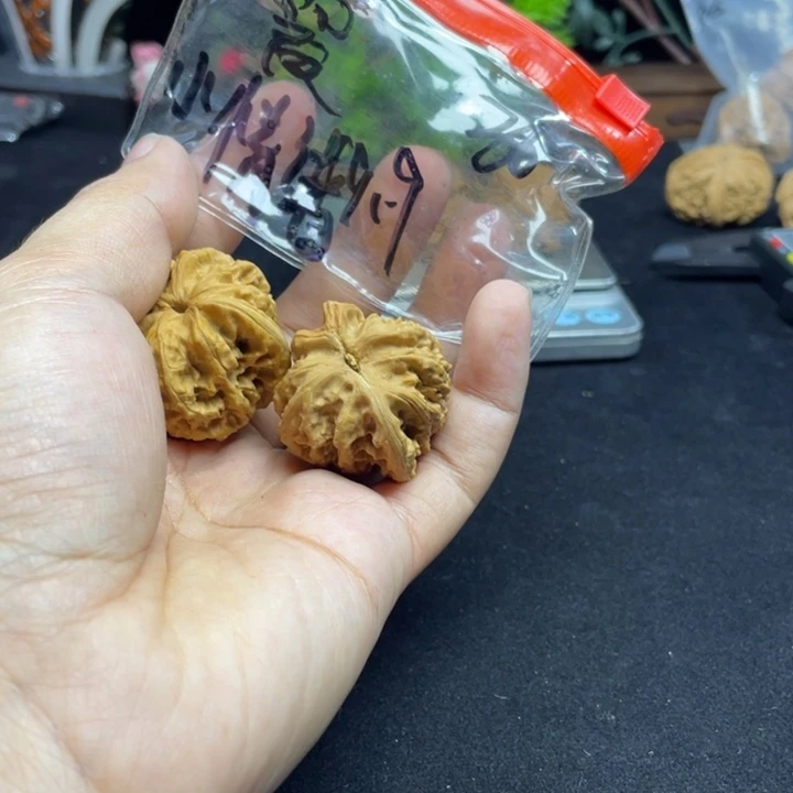 文玩核桃把件小****一霞云