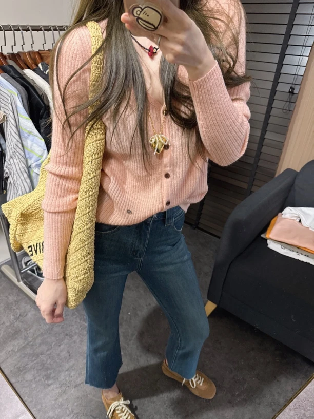 【思含】早春新款粉色系扣针织衫