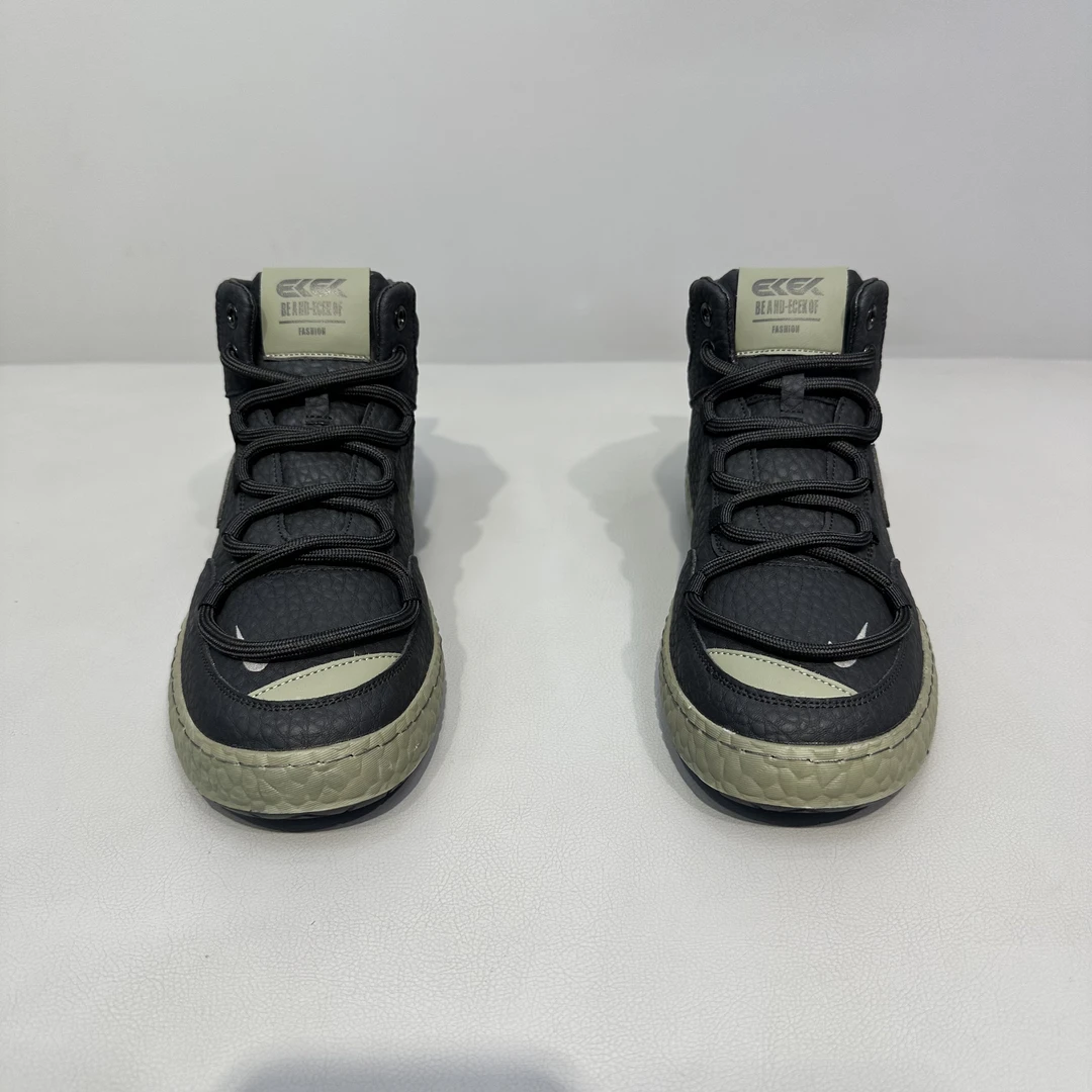 2025新款中帮系带拼接皮面舒适防滑软底板鞋潮流休闲百搭时尚男鞋