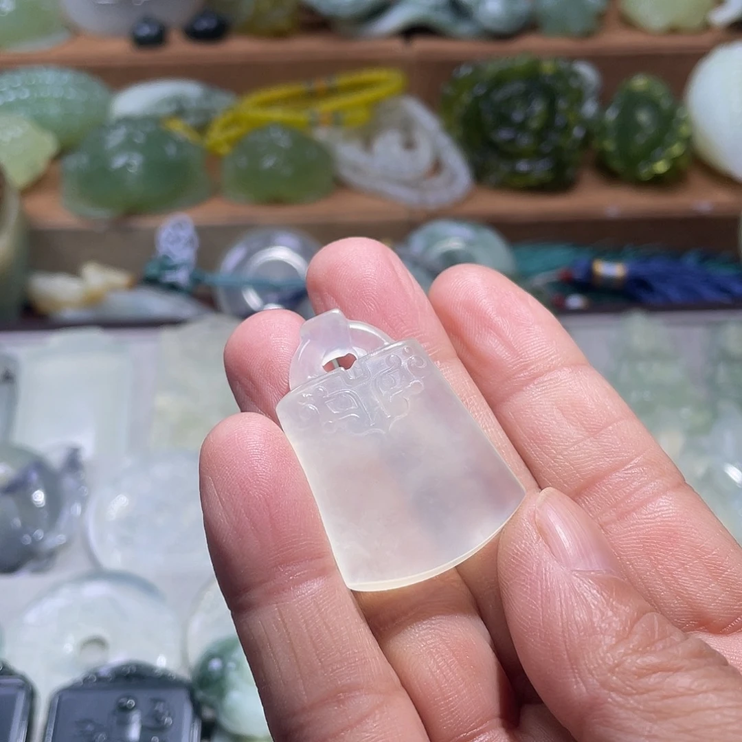 蛇纹石玉未镶嵌珠宝奇石