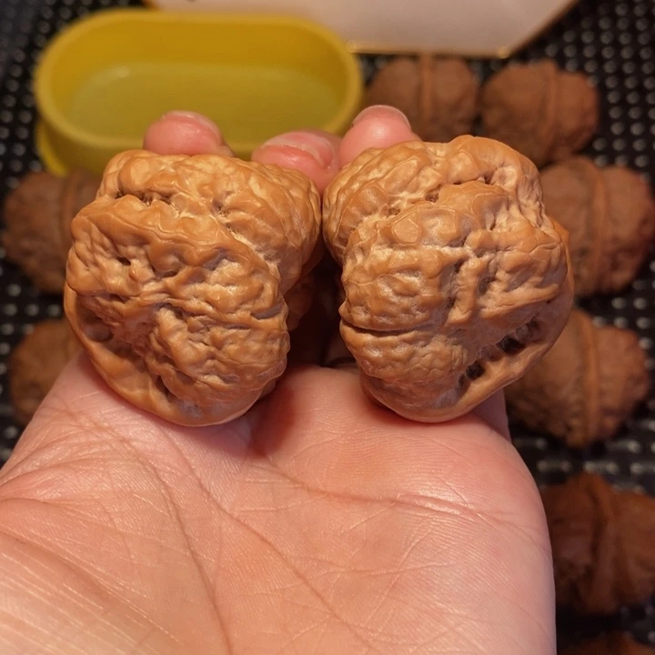 文玩核桃把件四开细腰大八腿蛙王