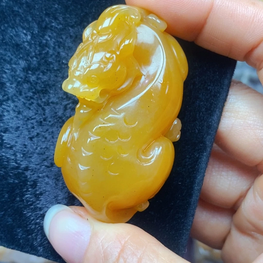 颈饰未镶嵌石英岩玉