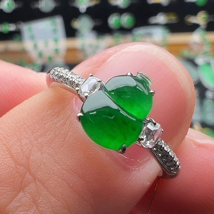 翡翠18K金镶嵌戒指葫芦7.9