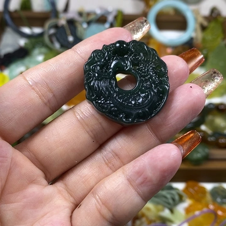 蛇纹石玉未镶嵌吊坠