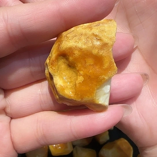 定制琥珀未镶嵌谁***道蜜蜡