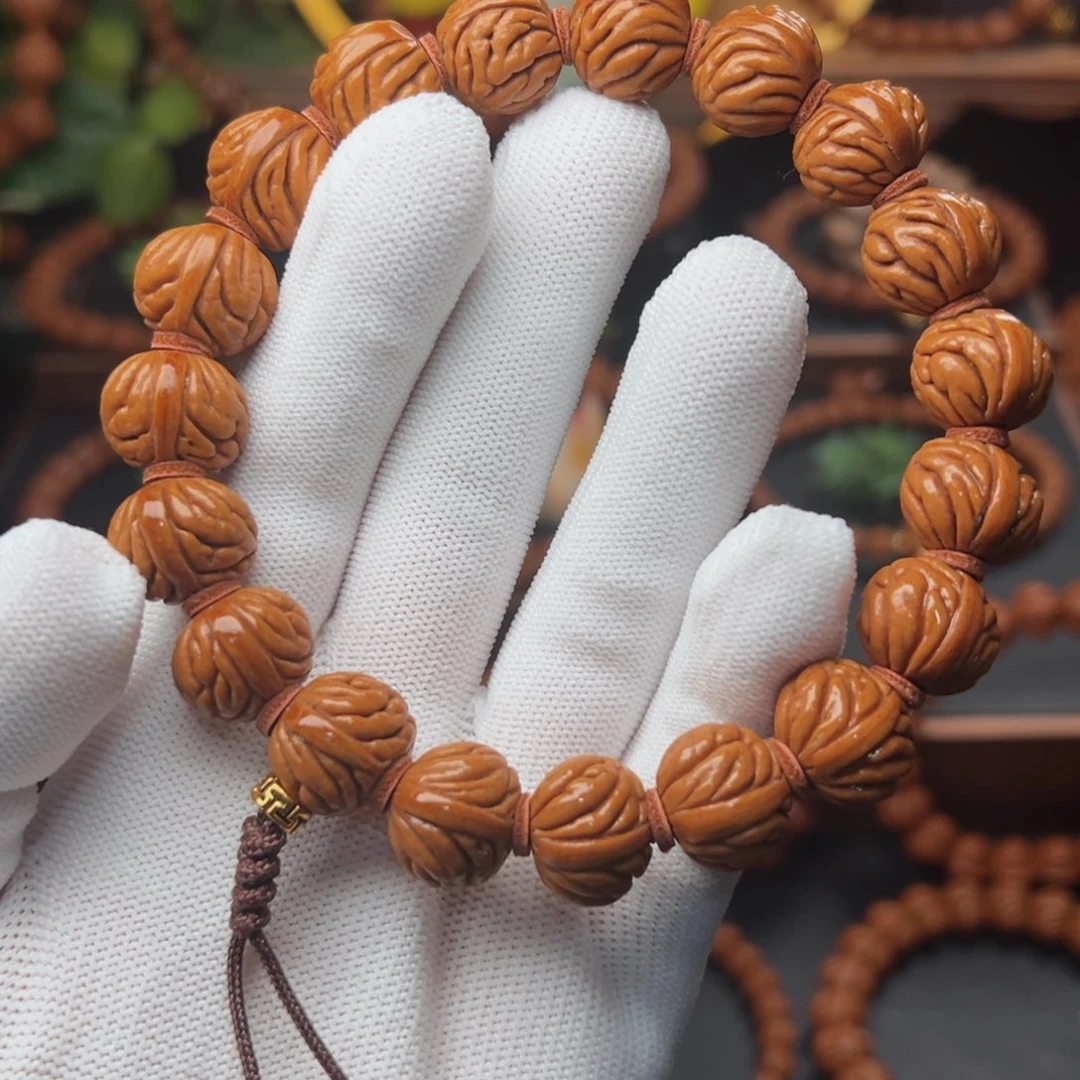 吊坠桃核1.5祥云手持