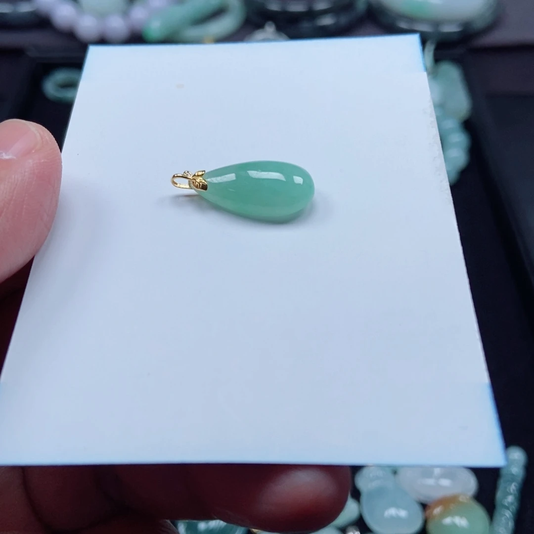 翡翠颈饰未镶嵌姝****雅